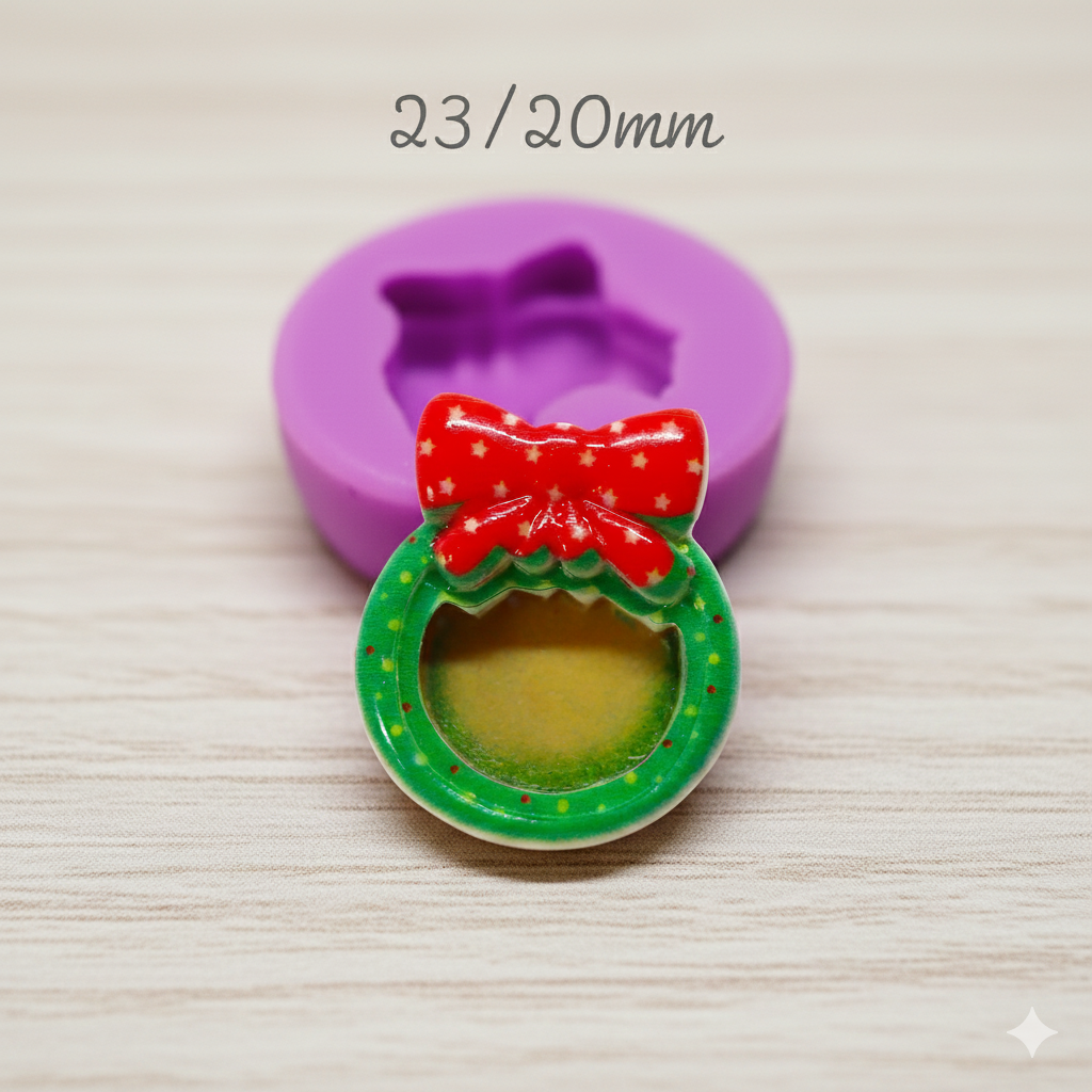 Moule en silicone couronne de Noël 23/20mm