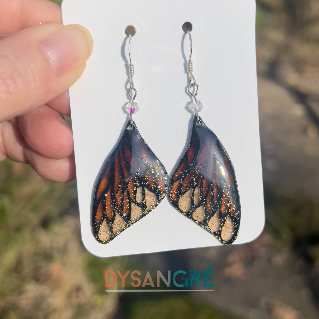 Boucles d'oreilles ailes de papillons marron